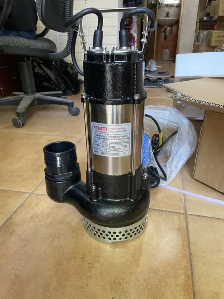 Bơm chìm nước thải Redpump so với hàng trôi nổi cùng giá