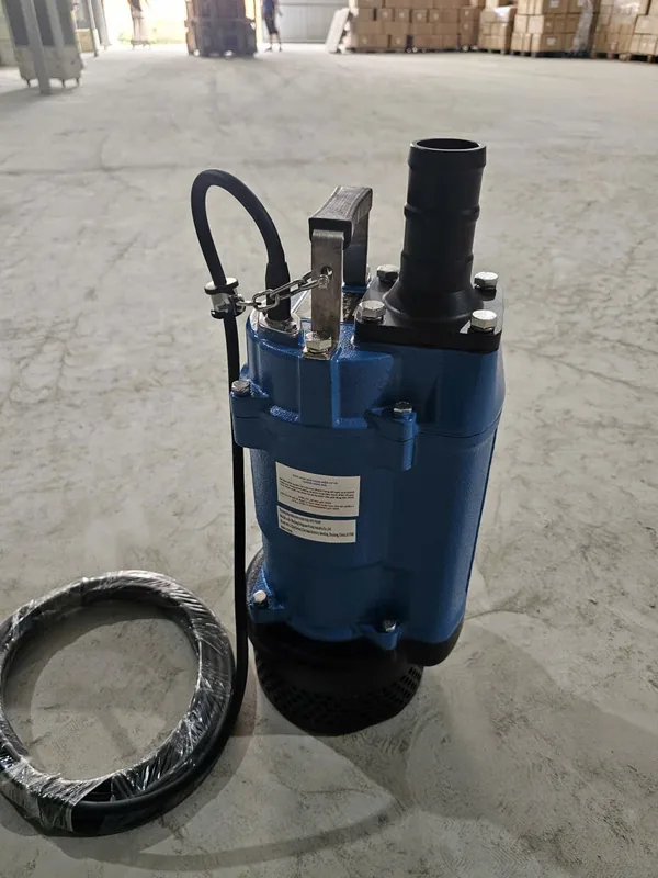 Máy bơm được đưa về xưởng kiểm tra