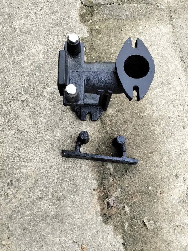 Mặt bích và khớp nối trên đường ống bơm